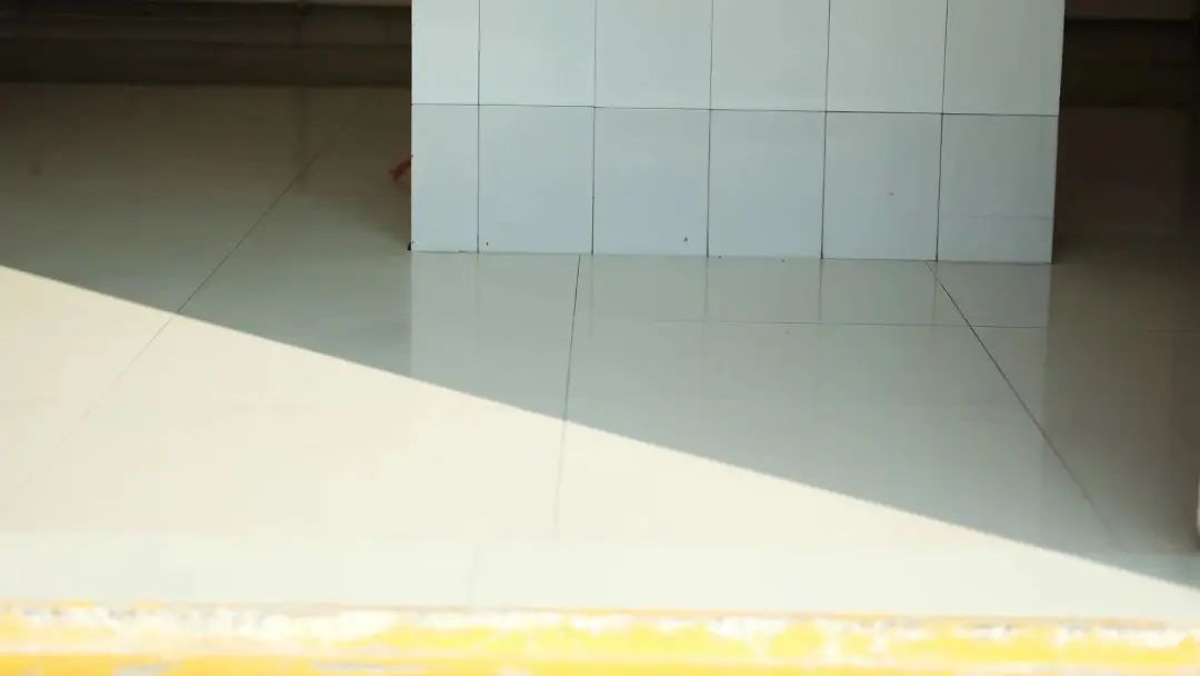 DƬ