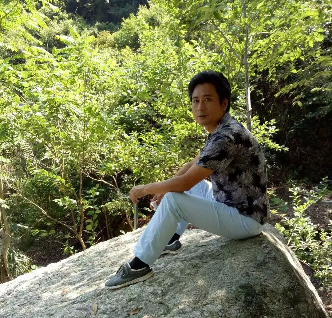 DƬ