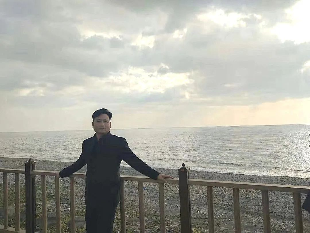 DƬ